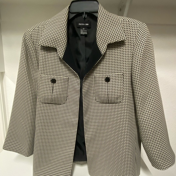 Focus 2000 Jackets & Blazers - Focus 2000 Black and Off White Women's Suit Jacket size 12